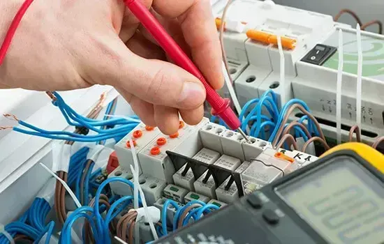 Professional electrician in Morden